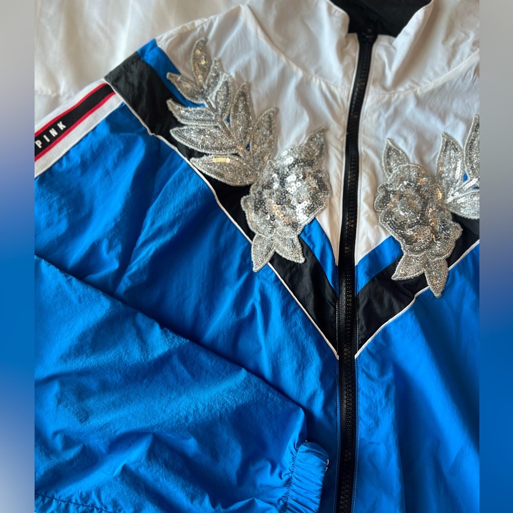 COPY - VS PINK wind jacket .